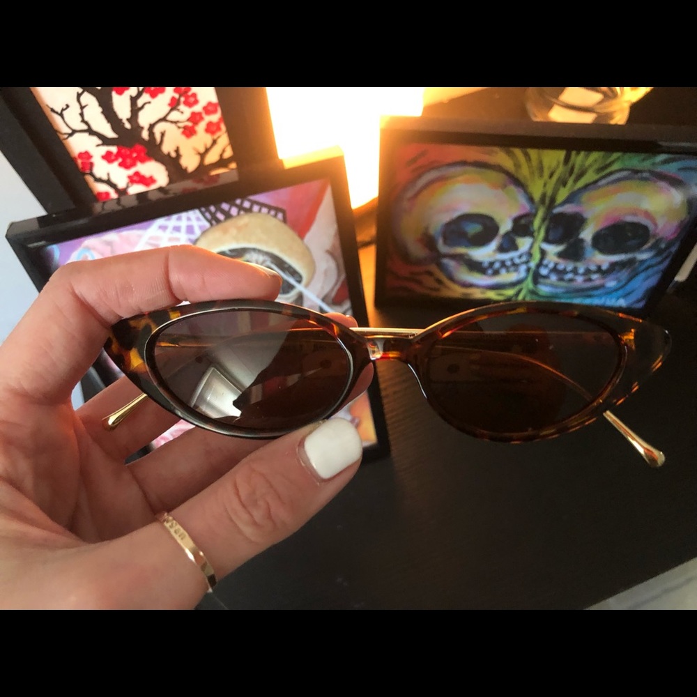 Skinny sunglasses